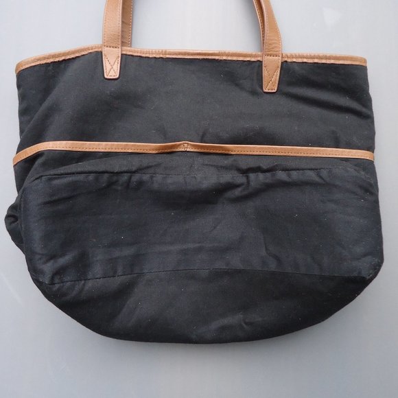 Elegant Tan Leather Tote Bag - Picture 11 of 16